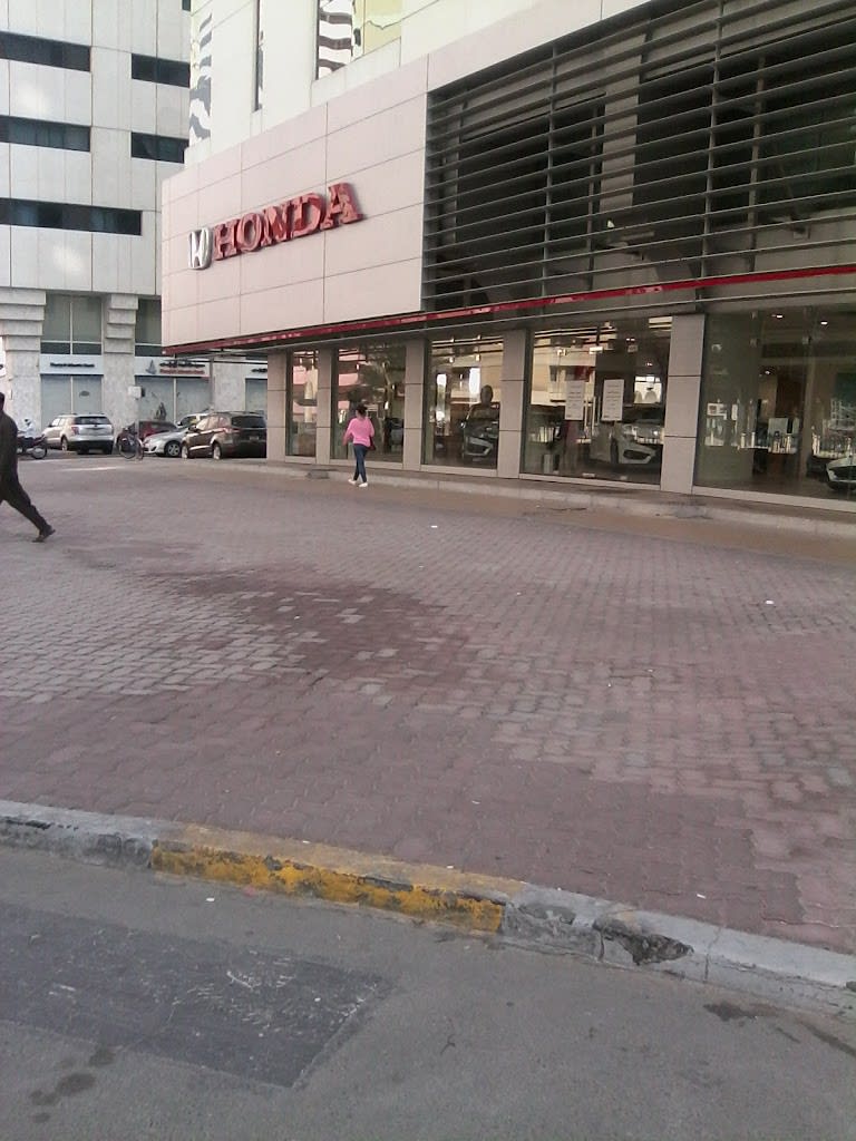 Chrysler Abu Dhabi Showroom - Trading Enterprises