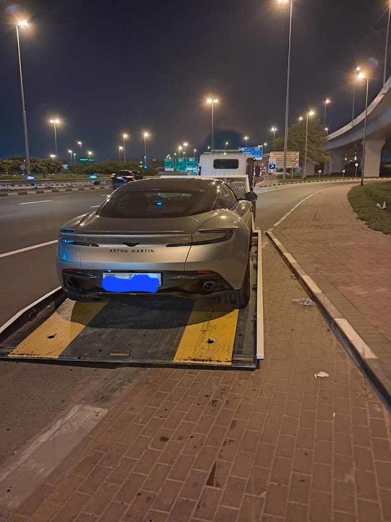 Flat Bed Car Towing