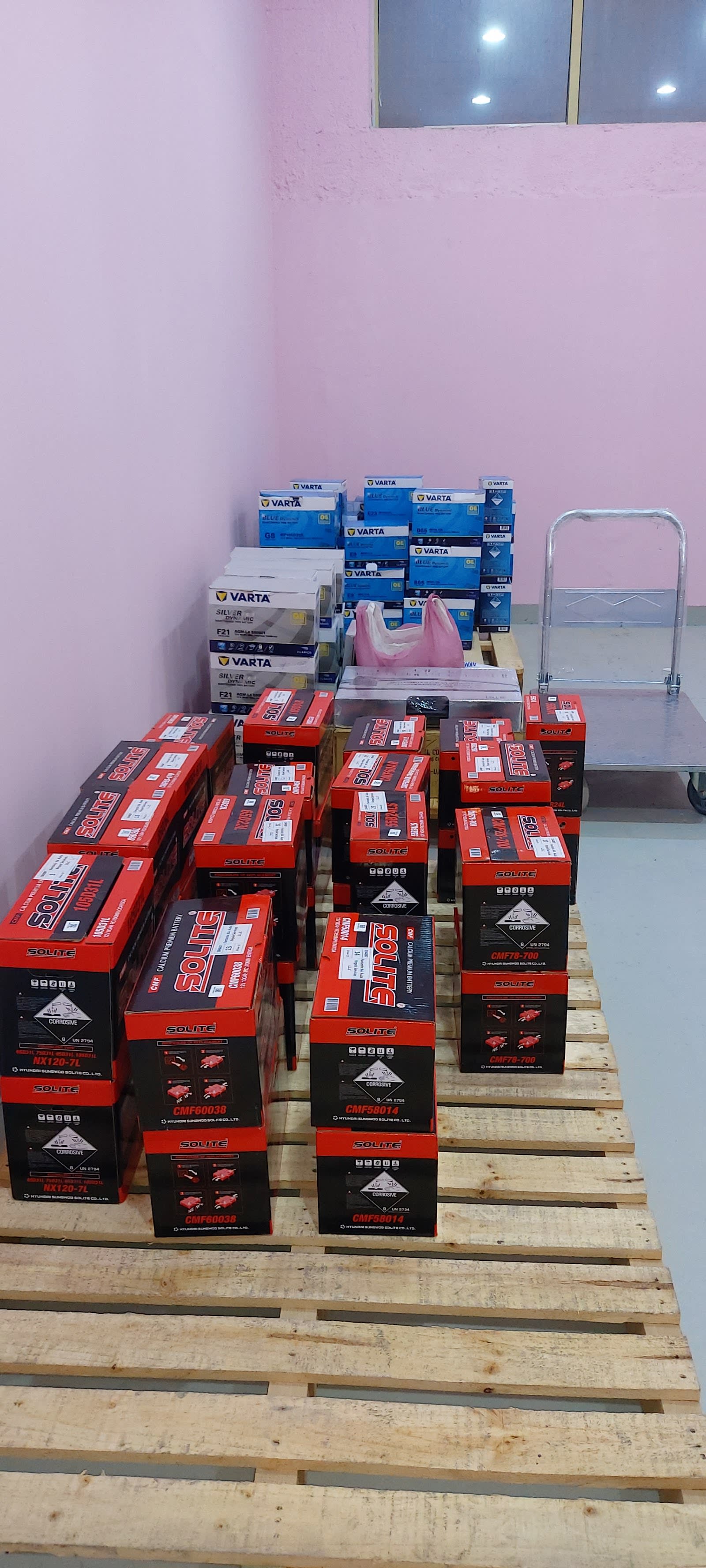 Hi Battery- Car Battery Replacement and Oil Change Dubai — Car battery store in Dubai