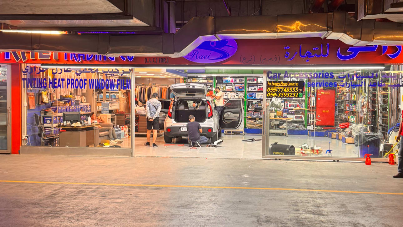 Raei car accessories window tinting — Window tinting service in Dubai