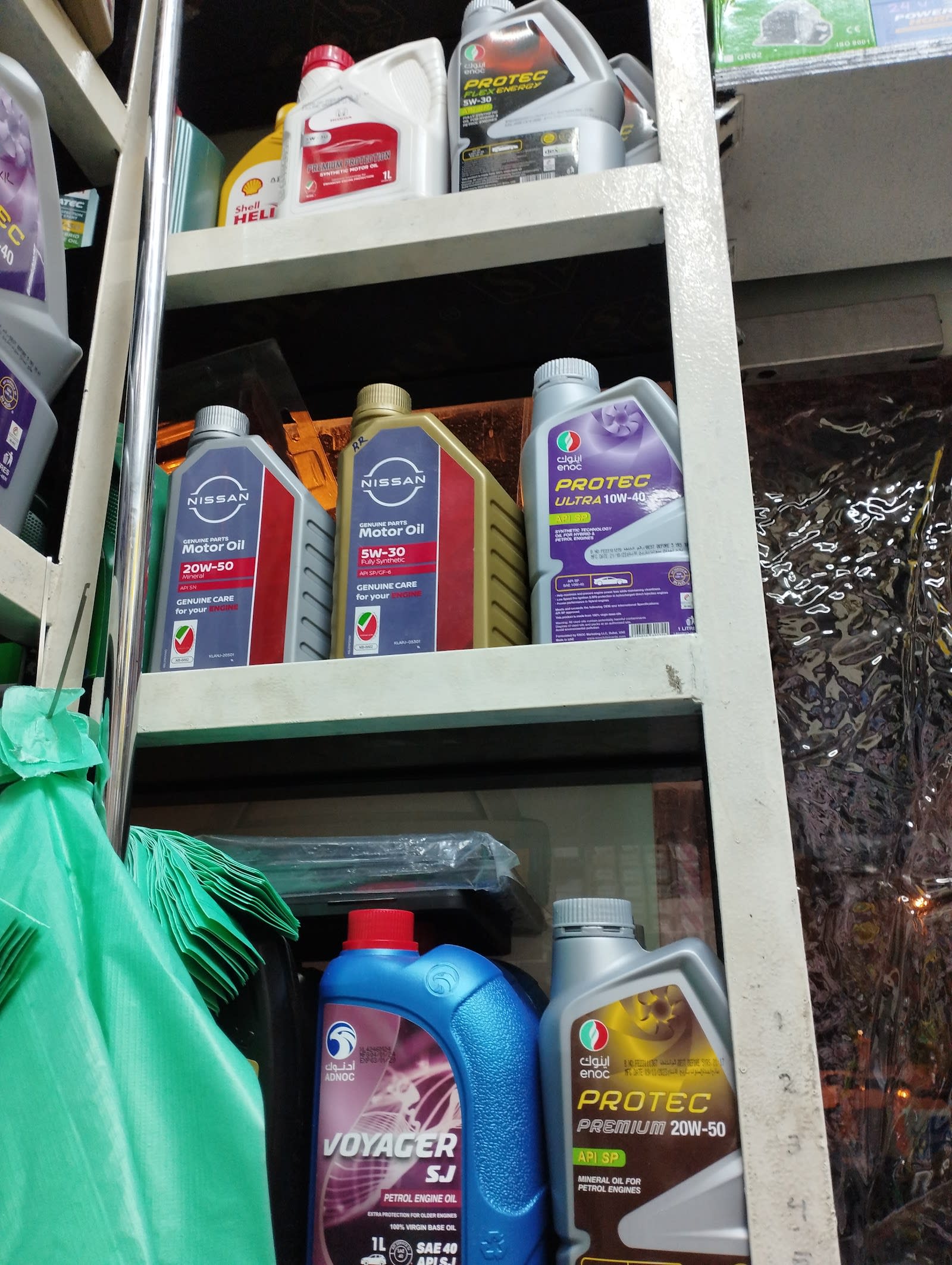 Car battery fixing and mechanical service — Mechanic in Dubai