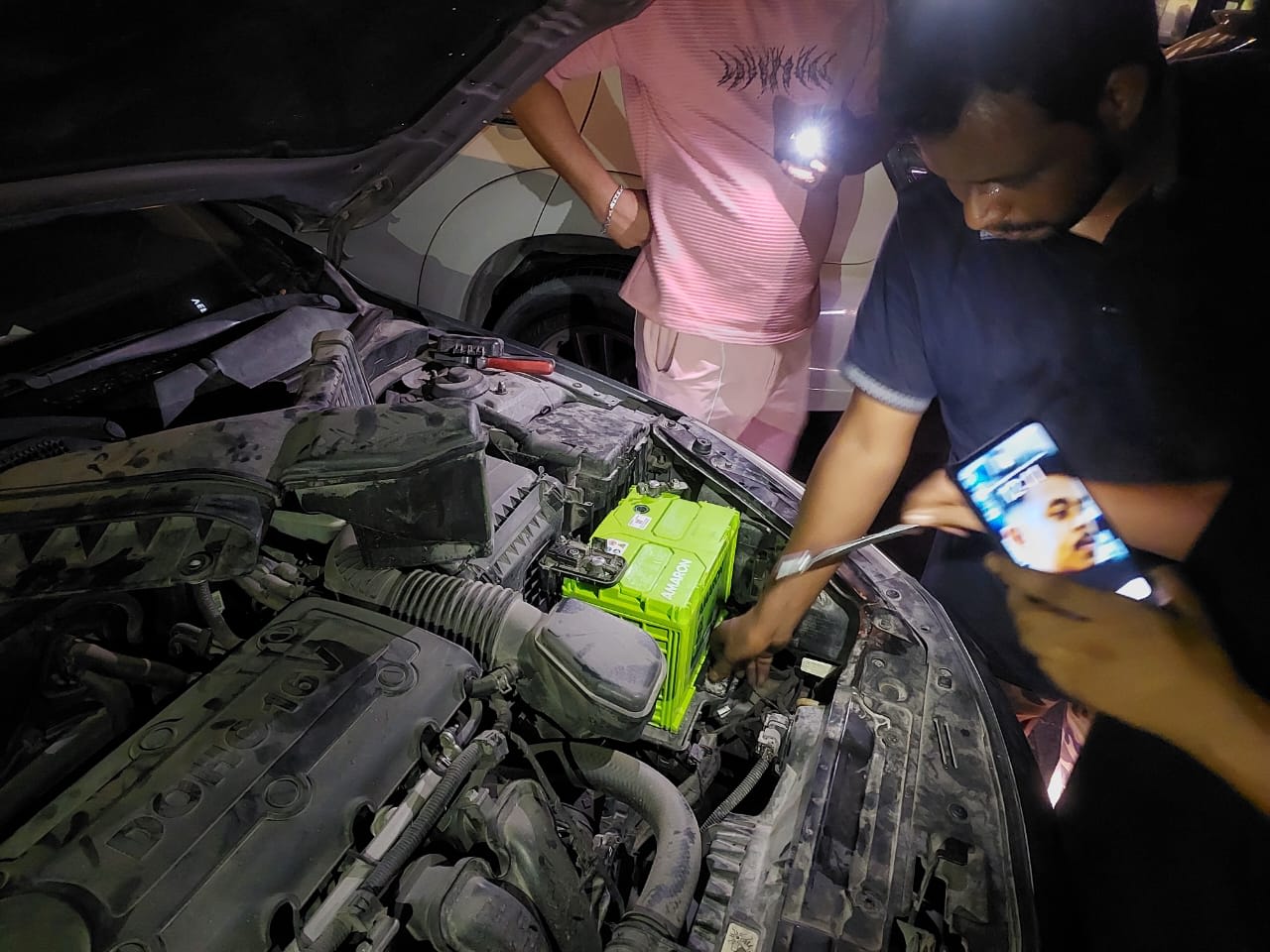 Car battery shop and car repair — Auto repair shop in Dubai