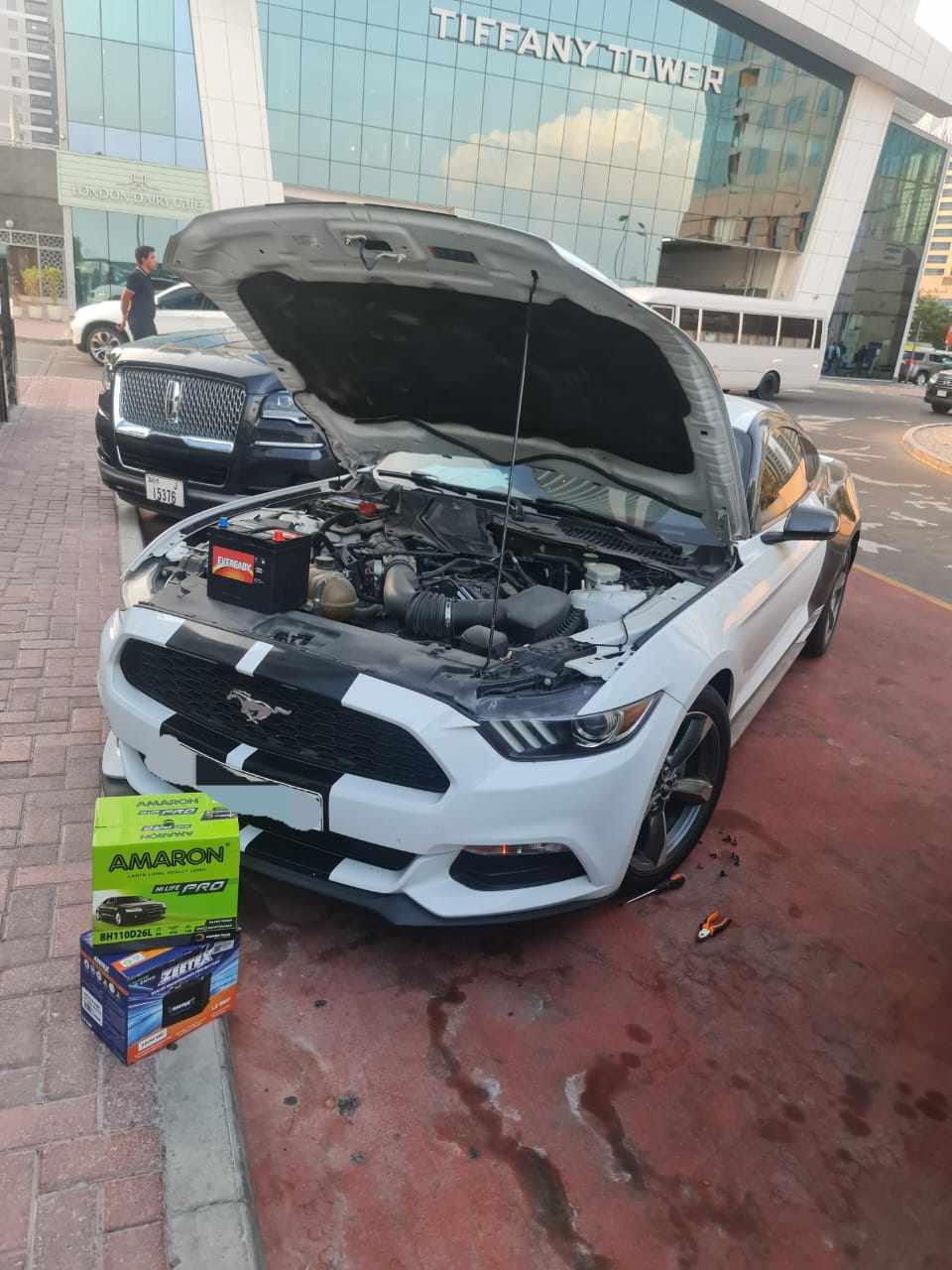 800 smart battery service — Car battery store in Dubai