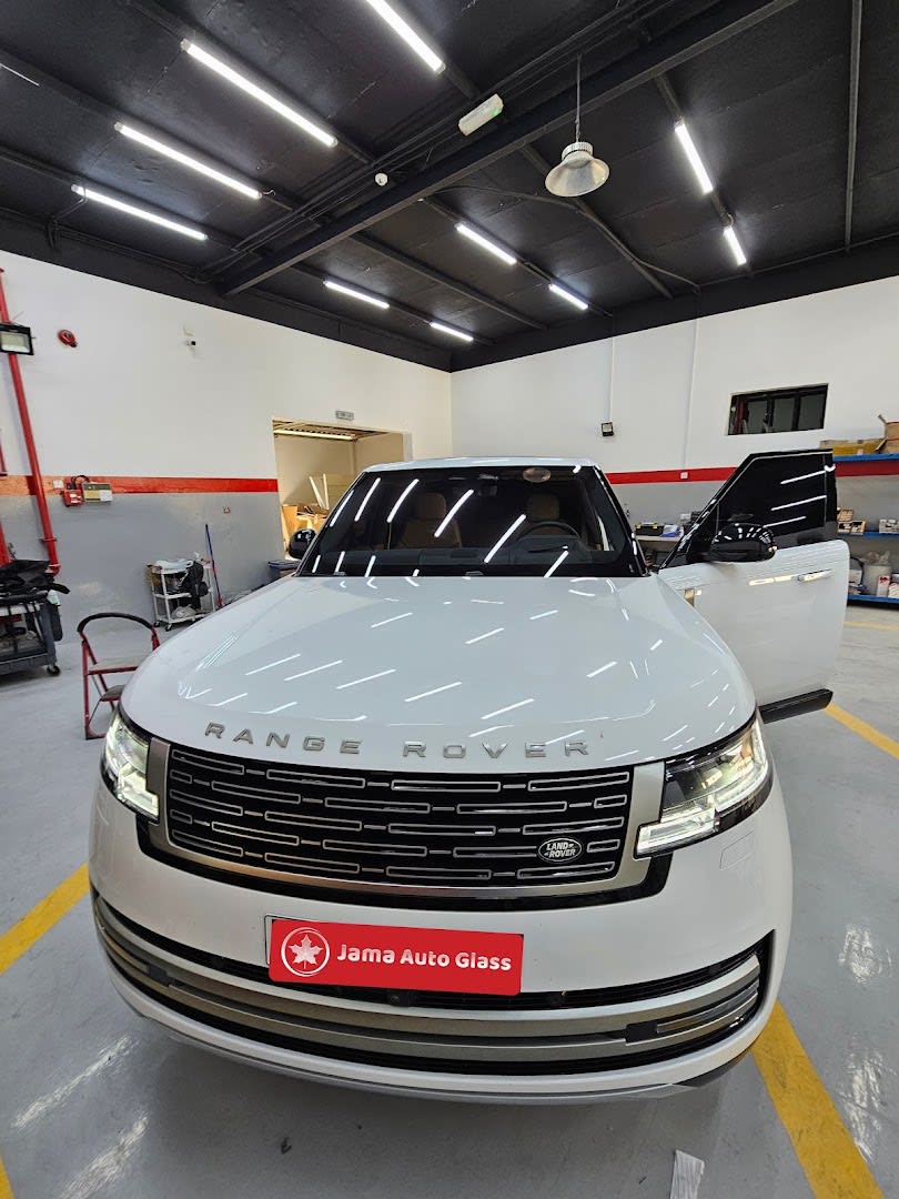 Jama Auto Glass - mrkz jmh lzjj lsyrt — Auto glass shop in Fujairah