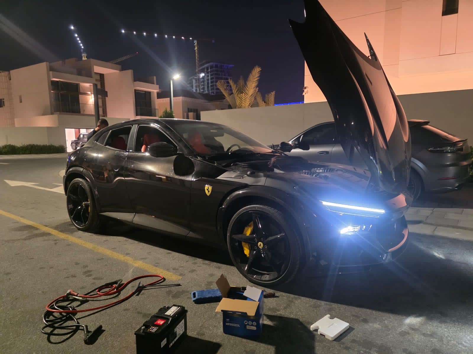 800 Battery Change — Car battery store in Dubai
