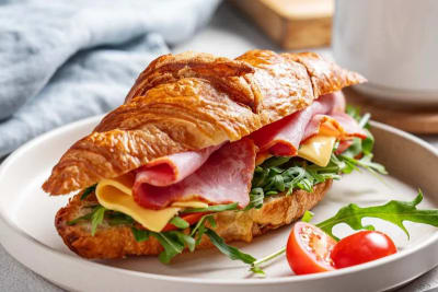 Croissant de jamon y queso