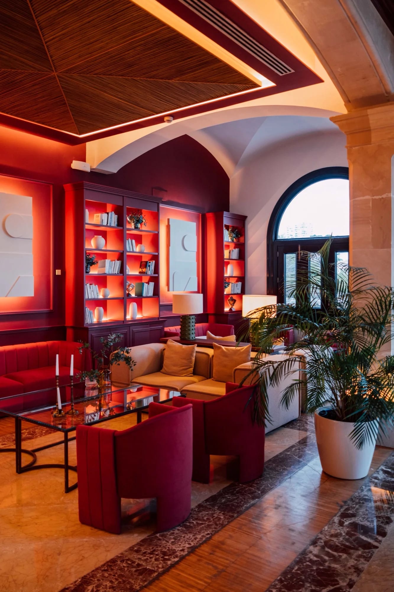 Before: Empty lounge becomes a relaxed aperitivo.