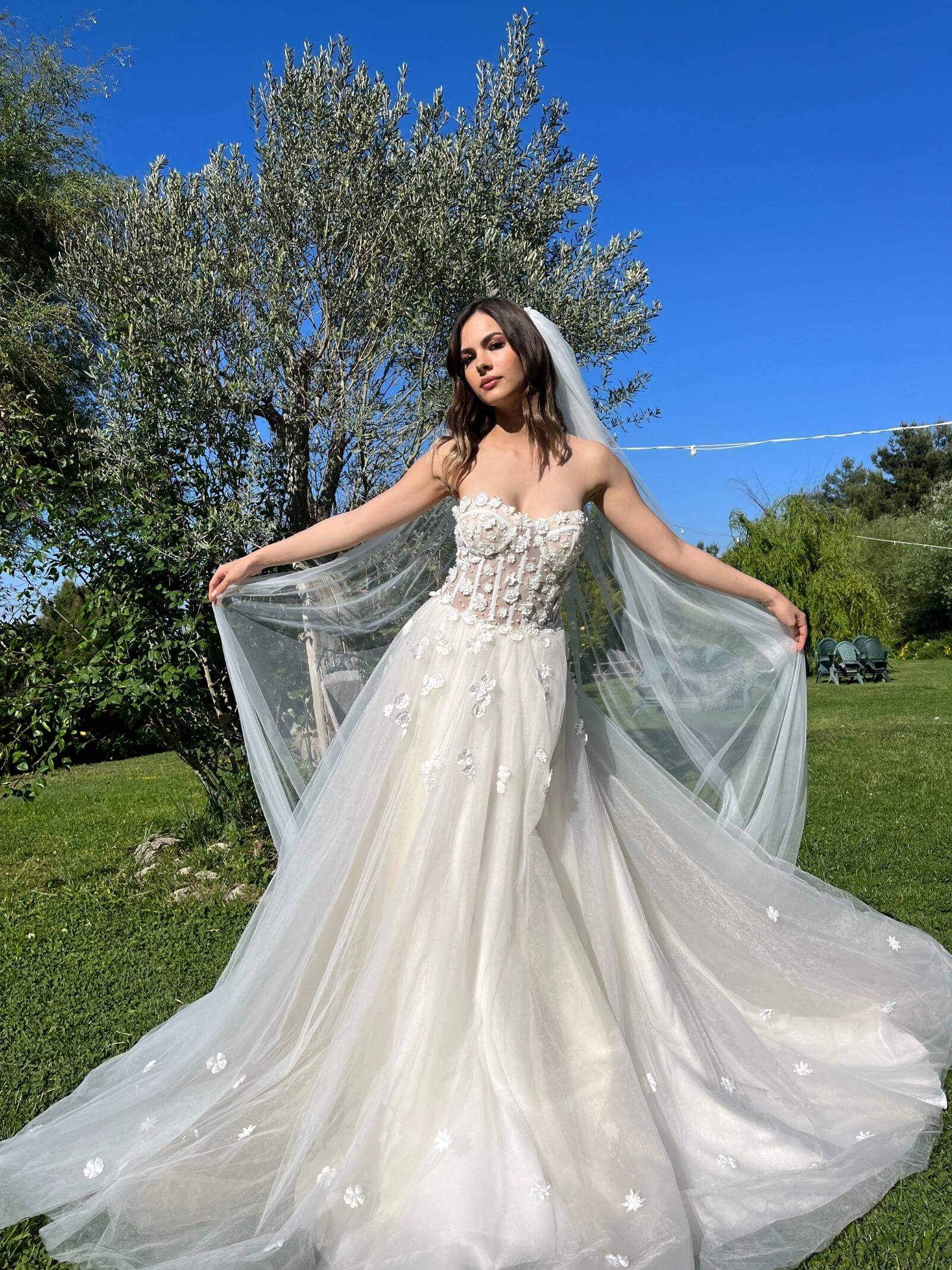 Queen Of Light-1