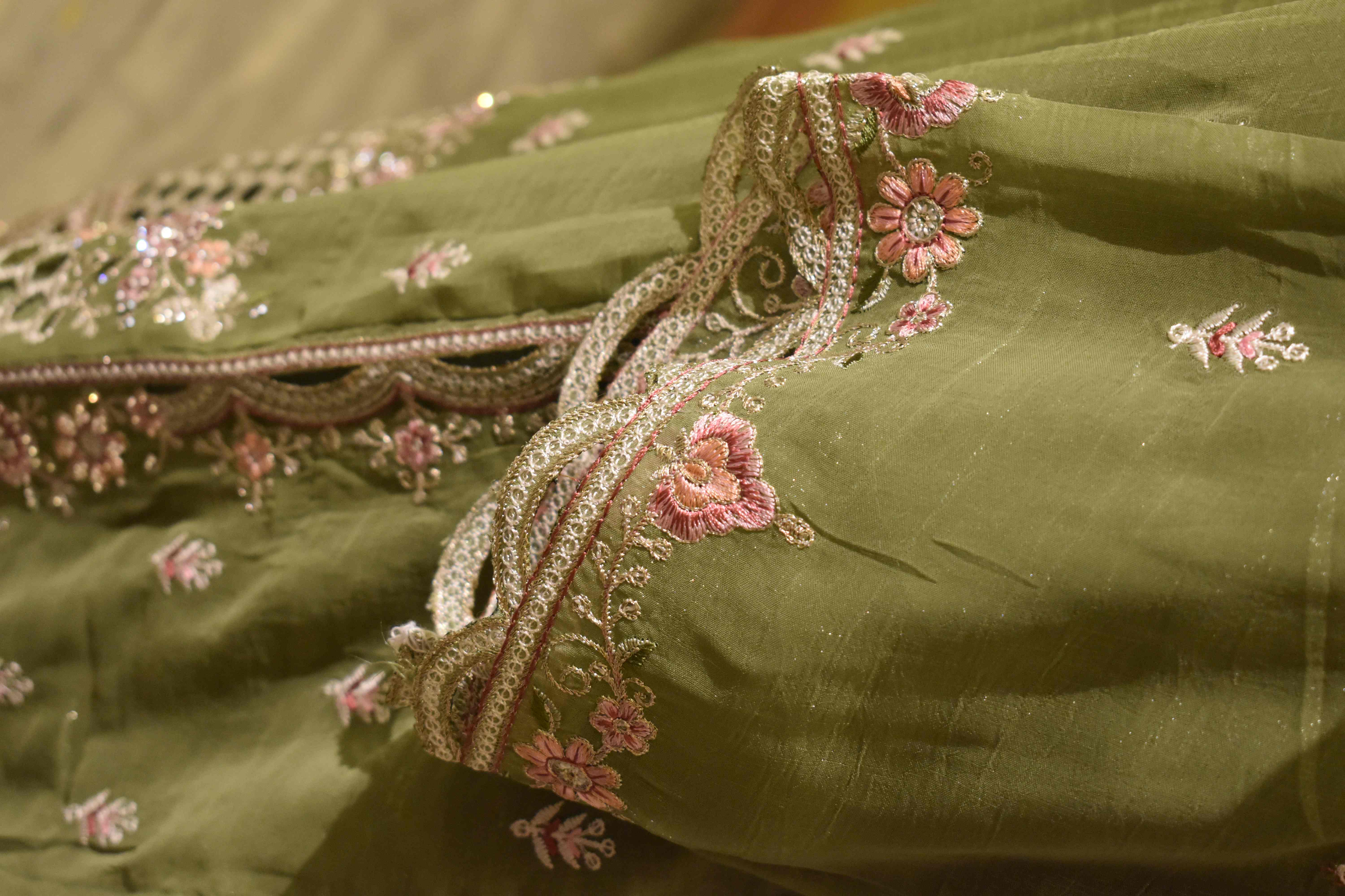 Pakistani Salwar Suit N012 - Image 3