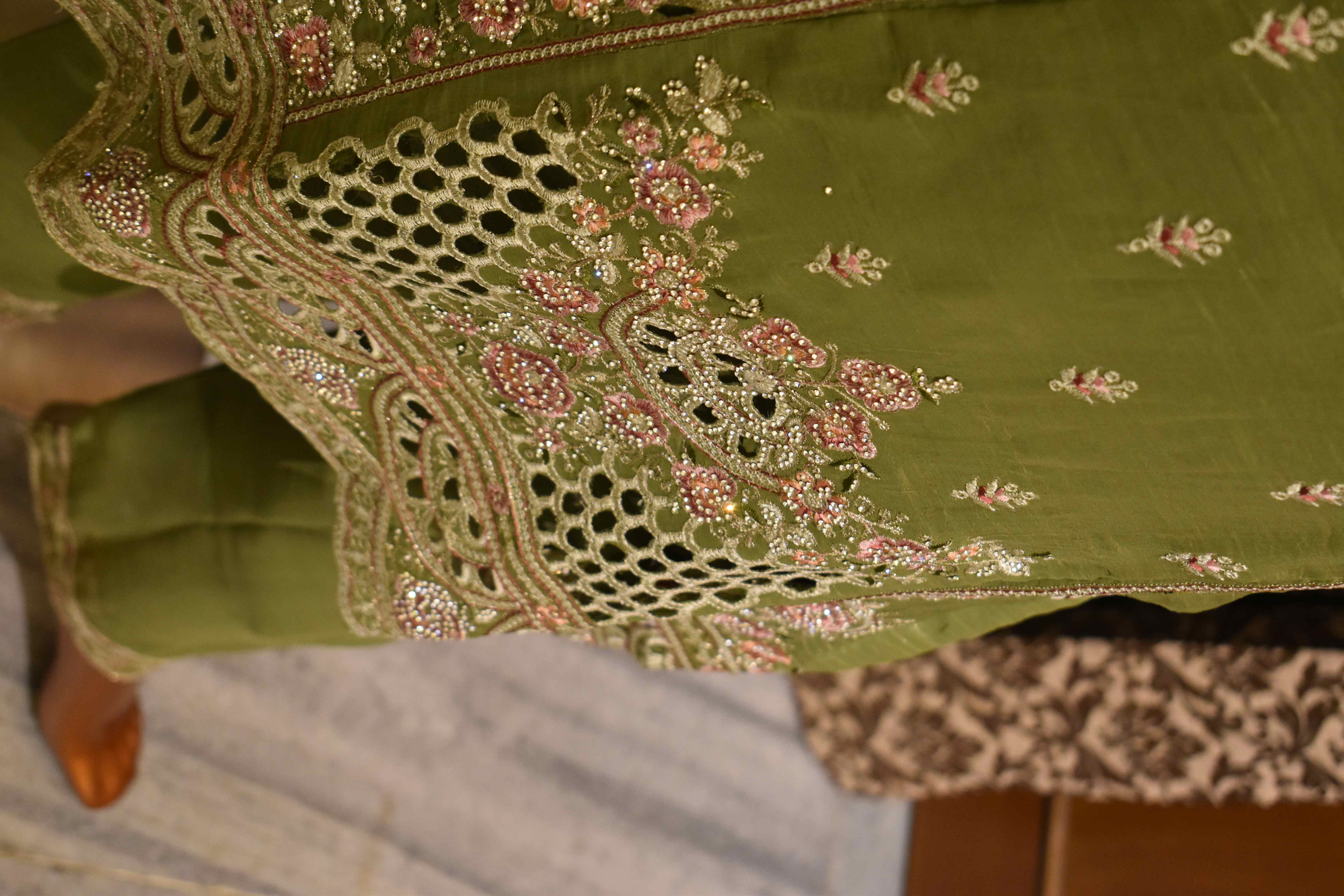 Pakistani Salwar Suit N012 - Image 4