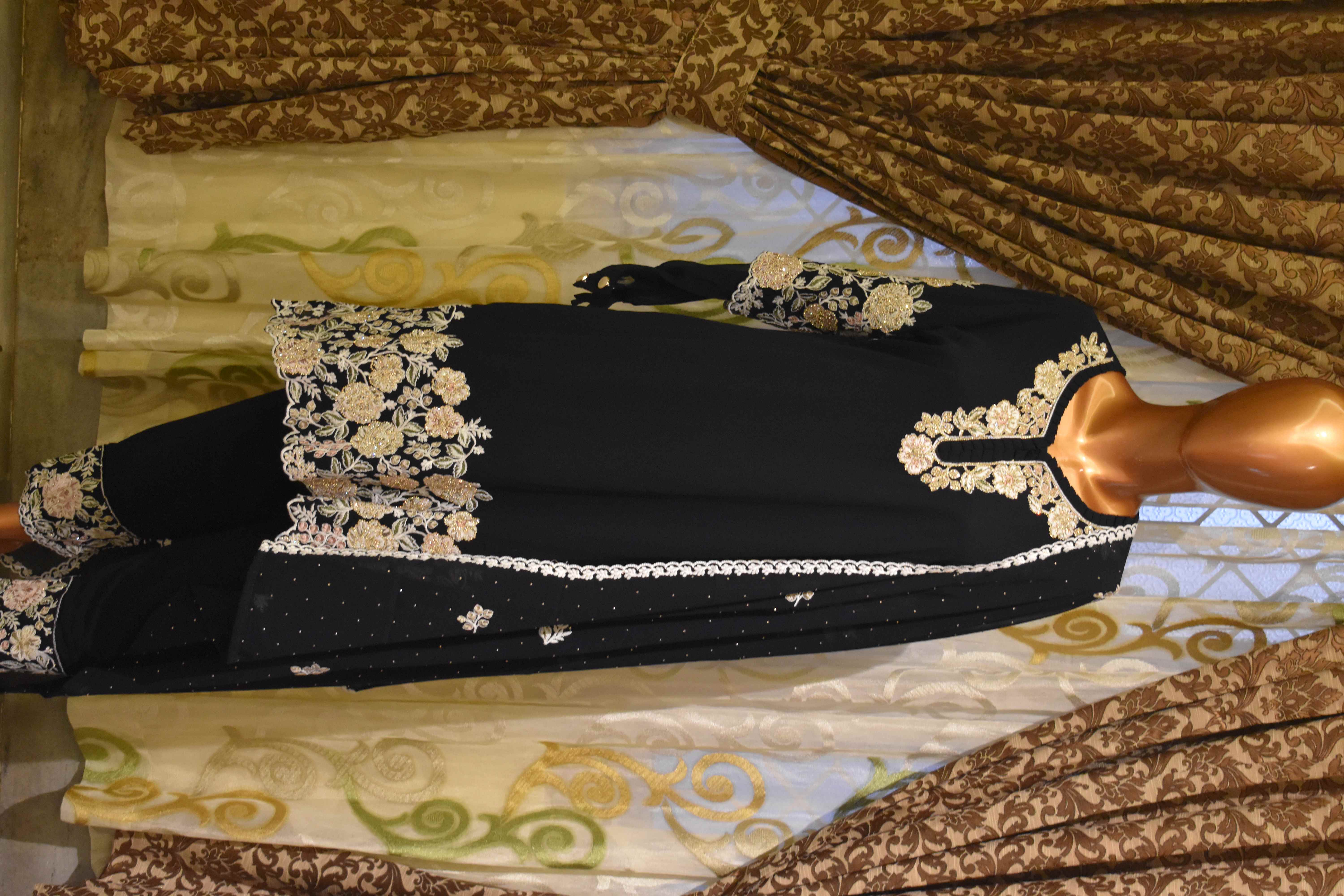 Pakistani Salwar Kameez N010