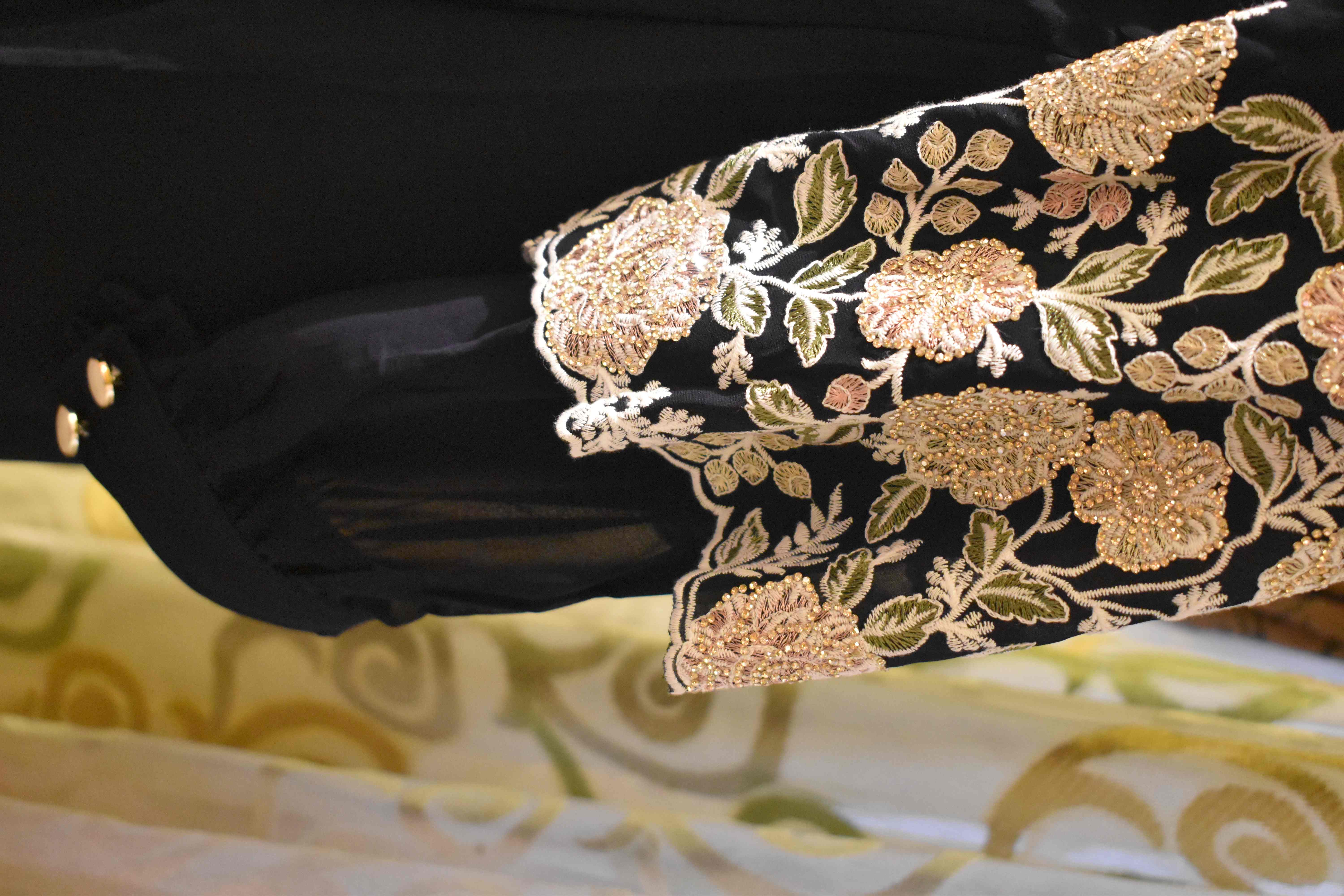 Pakistani Salwar Kameez N010 - Image 3