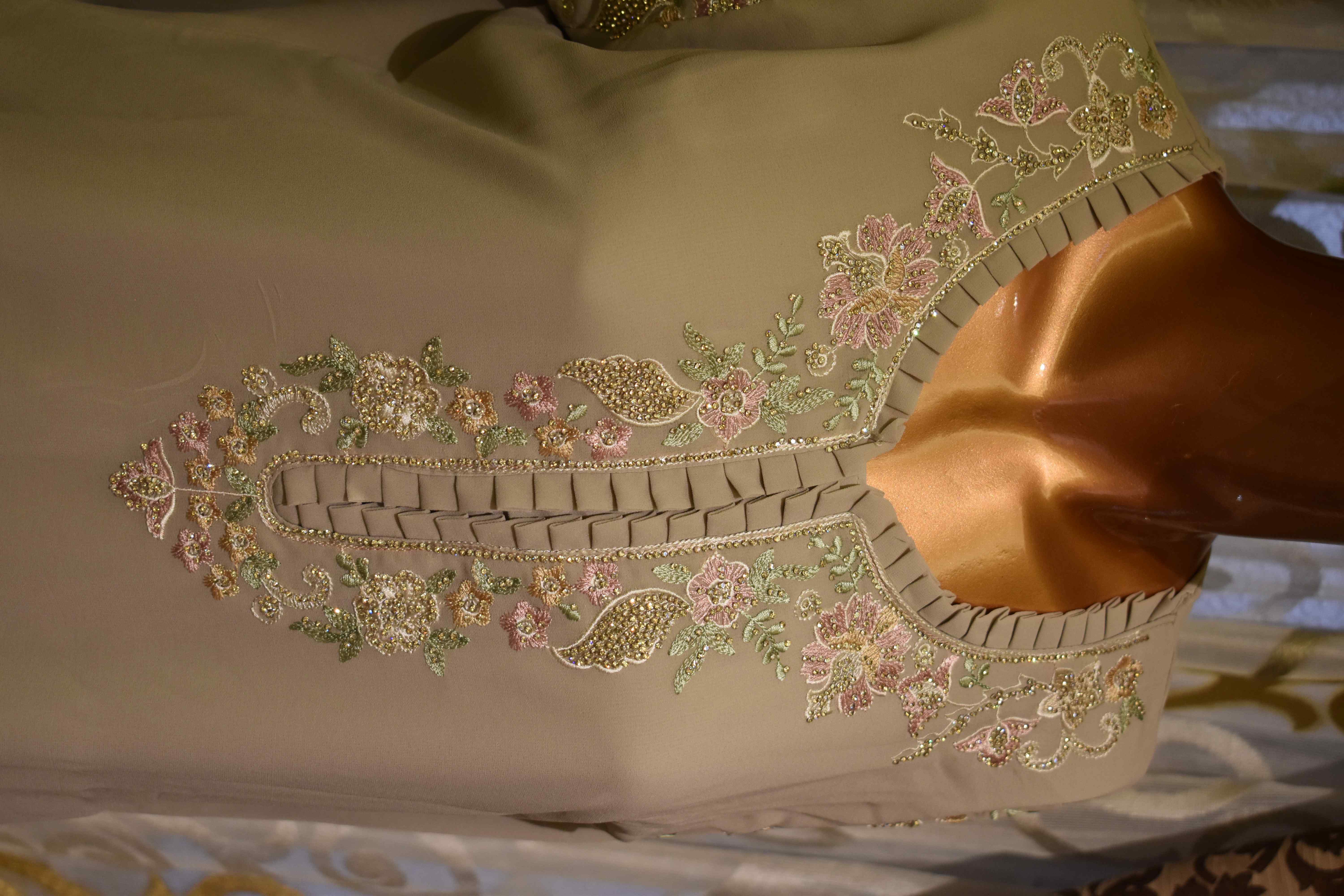 Pakistani Salwar Kameez N09 - Image 2