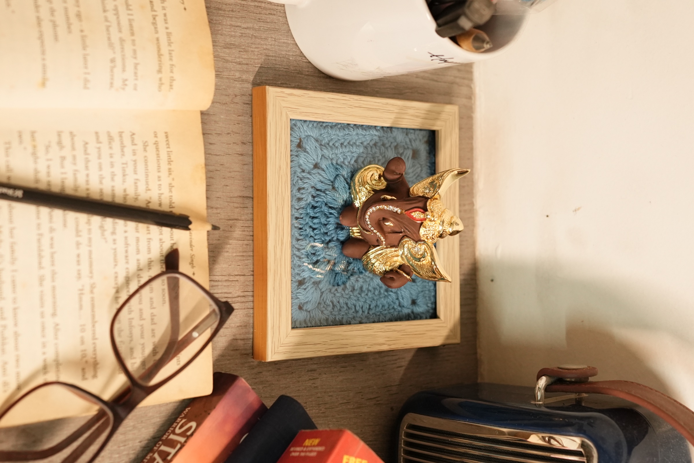 Customized photo frame inspired crochet tea coaster