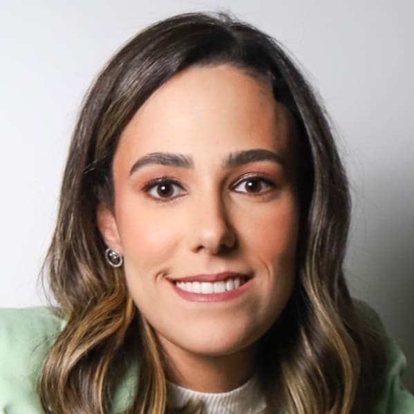 Dra. Mayra Martins Cruz (AMG)