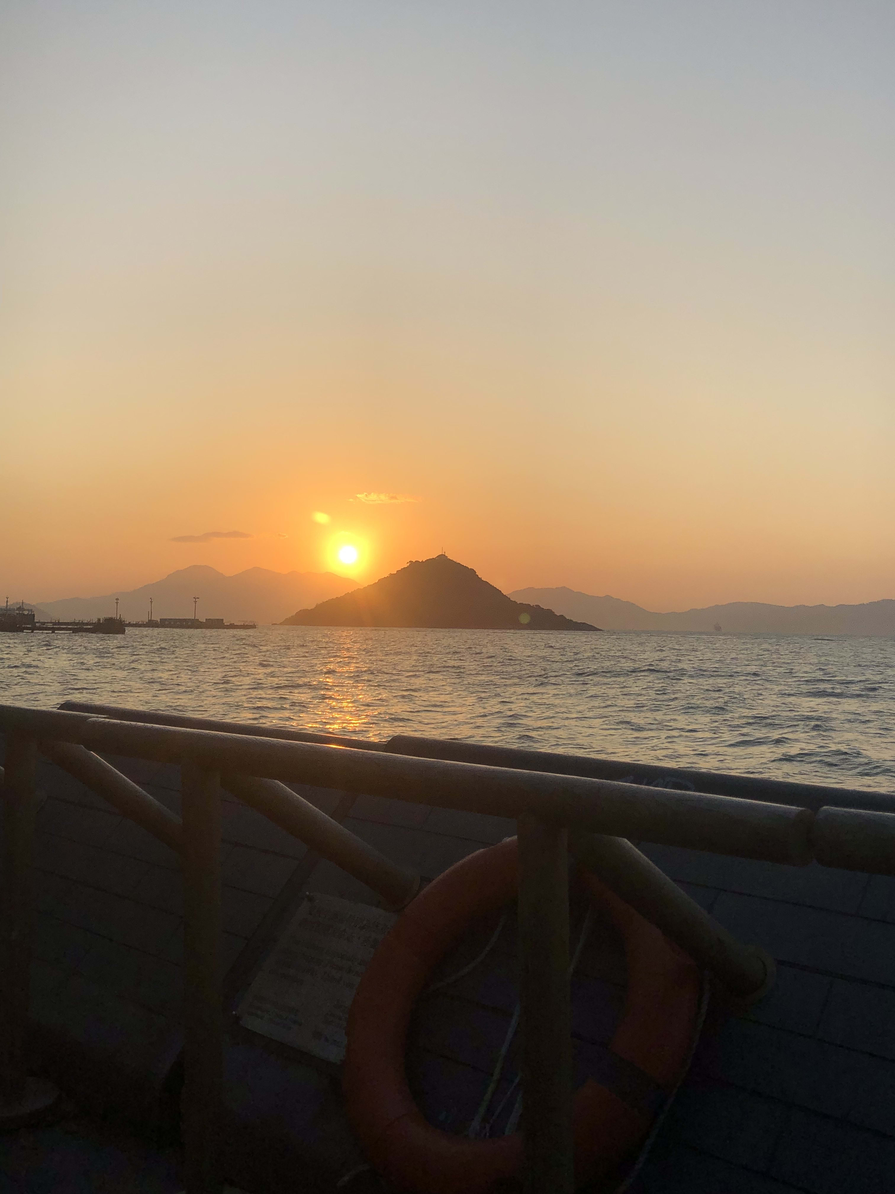Sunset by meganmuisscps in Hong Kong, China