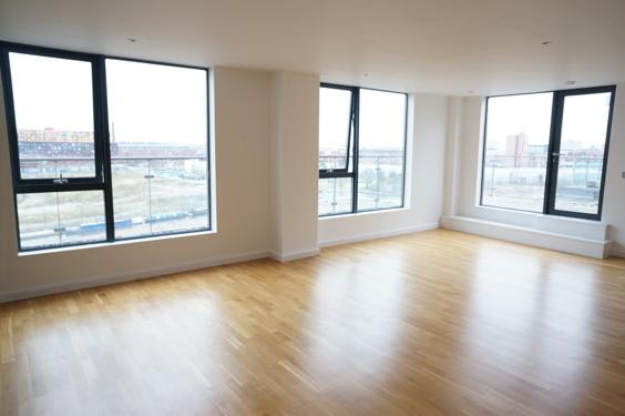 A spacious Bedsitter