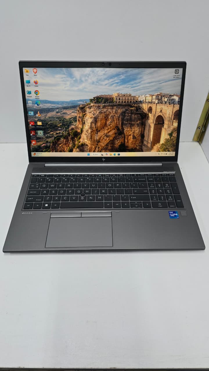 HP ZBook Firefly 15 G8 Mobile Workstation