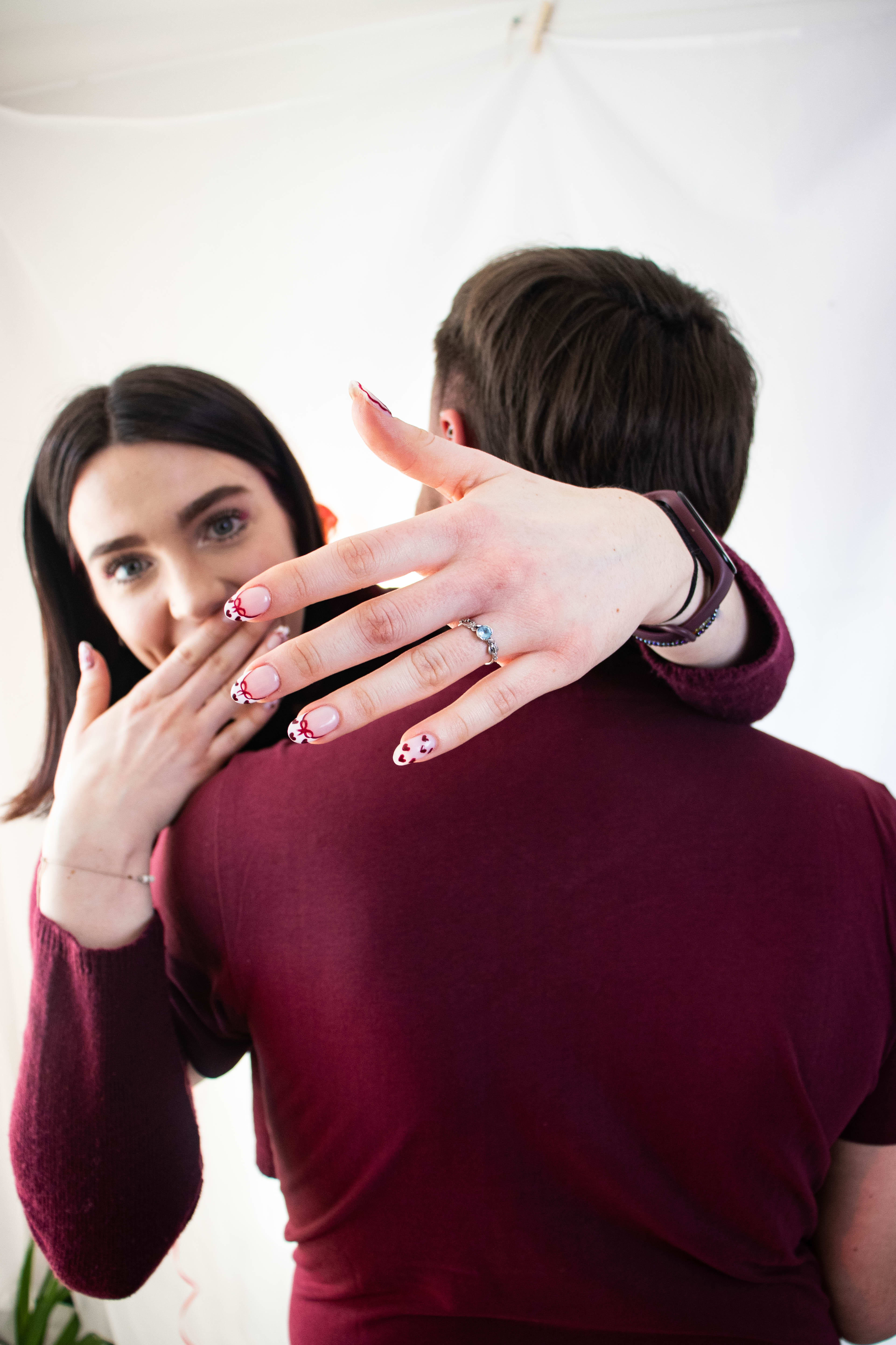 Sesja narzeczenska w domu u fotografa.