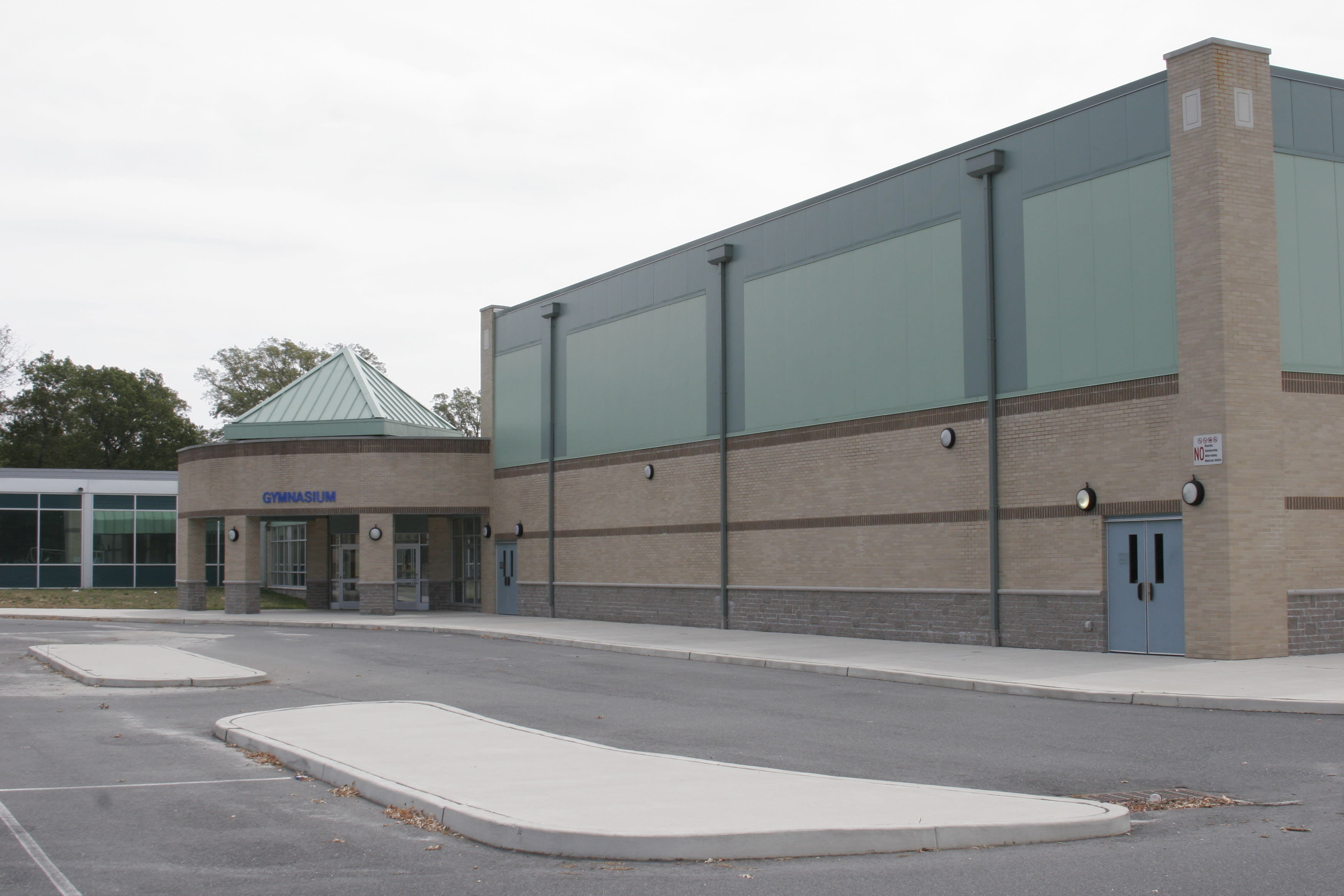 Lakeside Middle School - Image 5