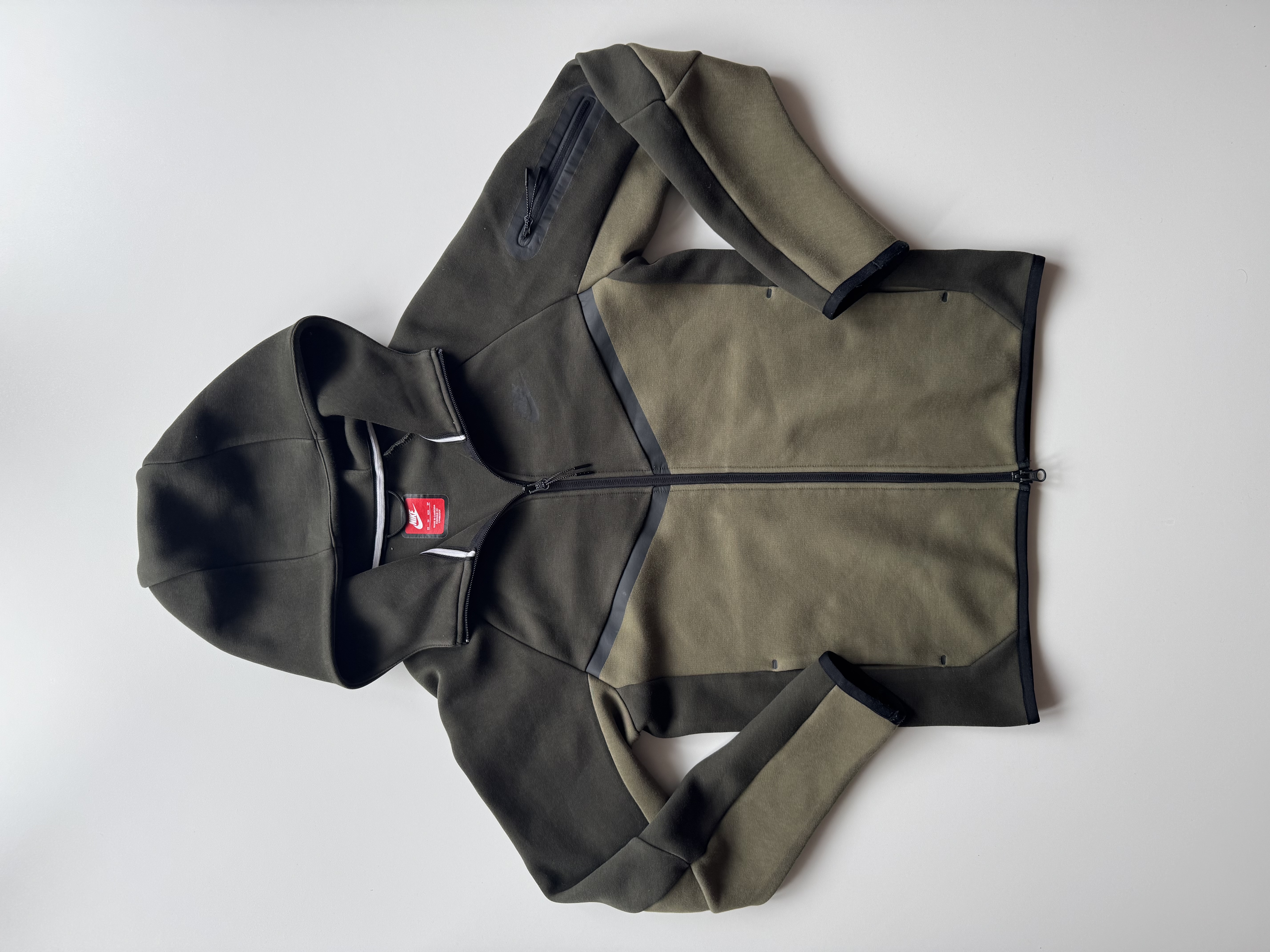 Nike Tech Fleece 2025