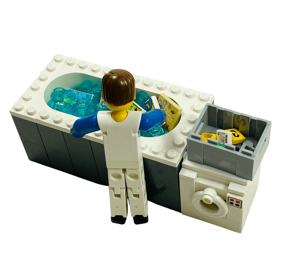 LEGO Steine werden gereinigt