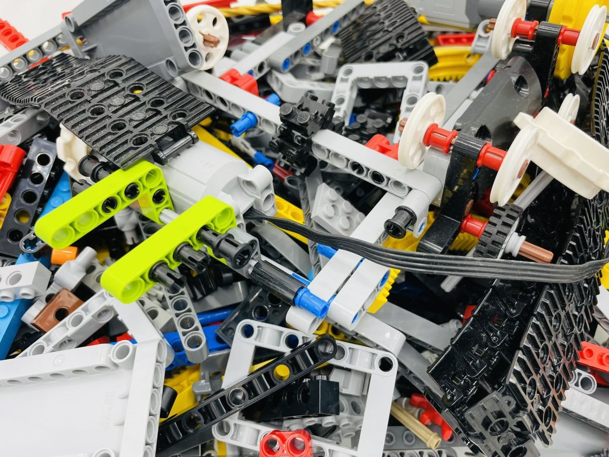 Kategorie 2: LEGO Technic, teilzerlegt
