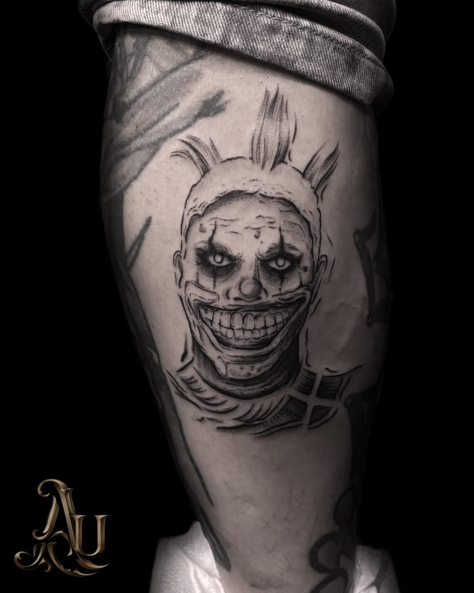 linework tattoo by Adrianna Urban, tattoo artist in York — piece 1