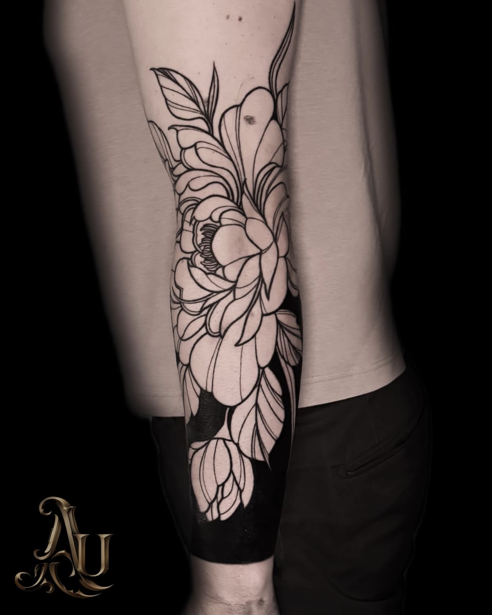 linework tattoo by Adrianna Urban, tattoo artist in York — piece 4