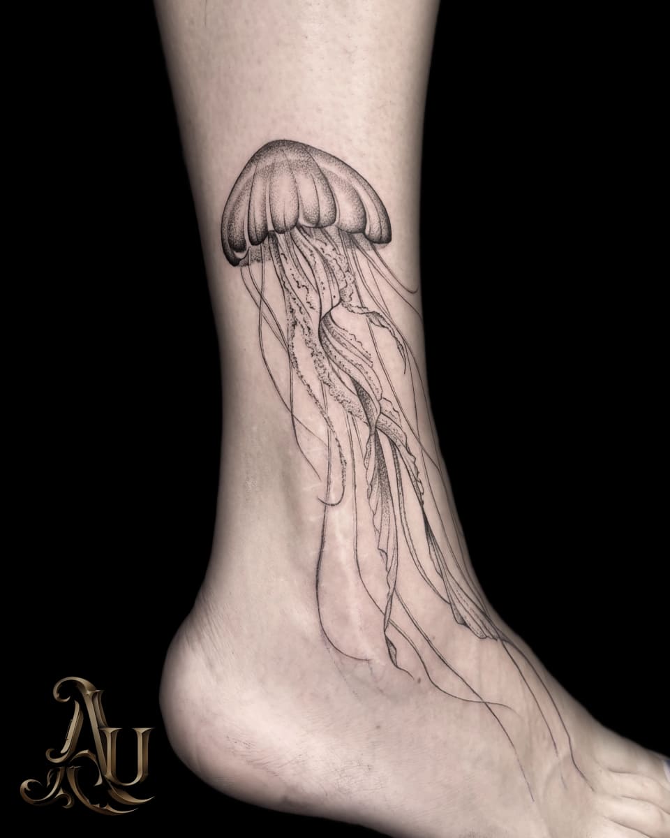 linework tattoo by Adrianna Urban, tattoo artist in York — piece 10