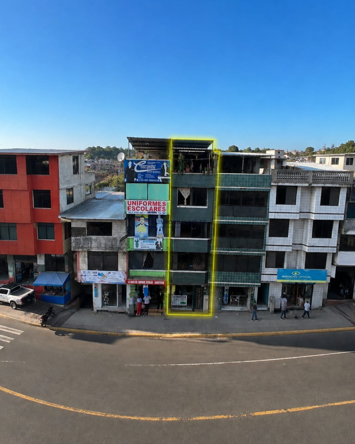 Calle Galápagos y Latacunga en Santo Domingo