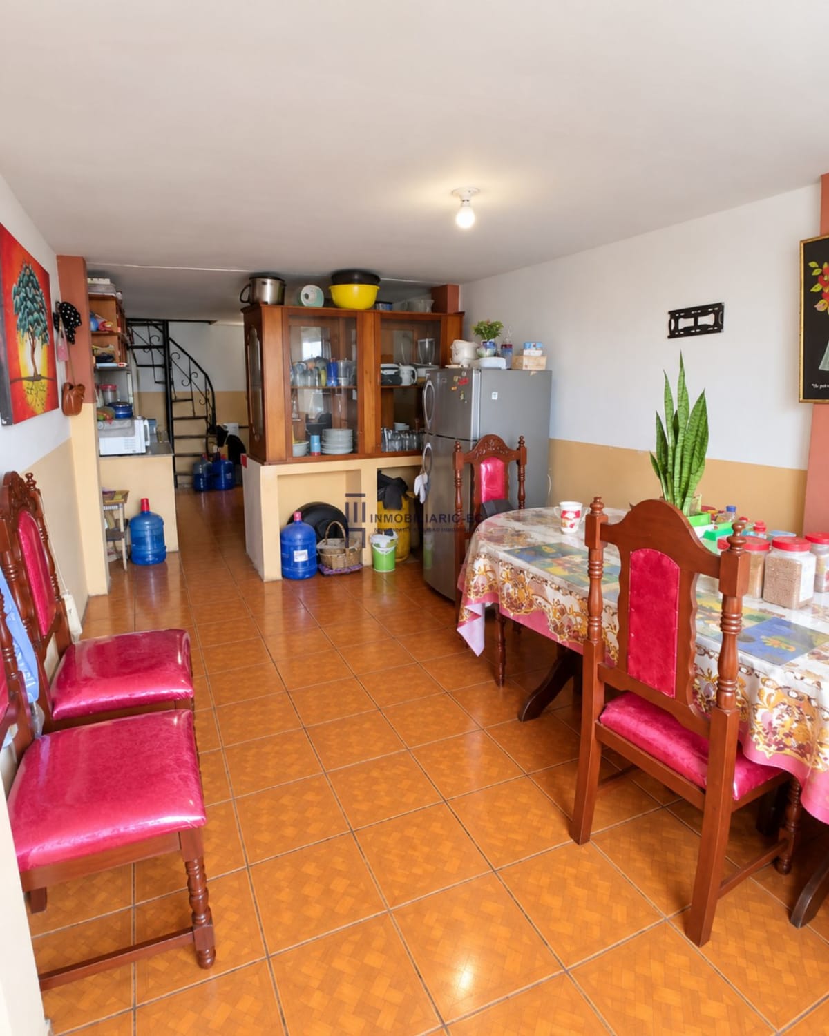 Calle Galápagos y Latacunga — foto 2