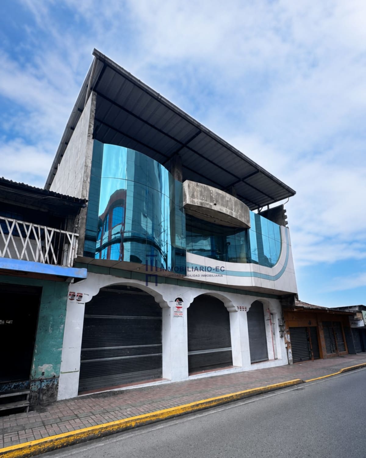 Edificio Remate Frente a Comercial la Feria — foto 2
