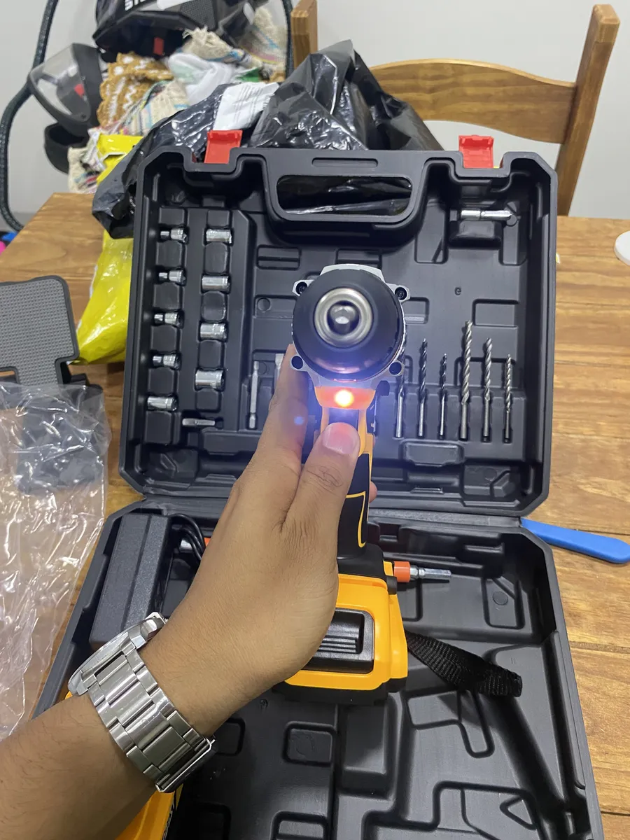 Avaliação com imagem da parafusadeira recebida