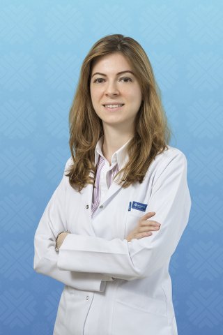 الأستاذة الدكتورة ألَيف أوزسوي