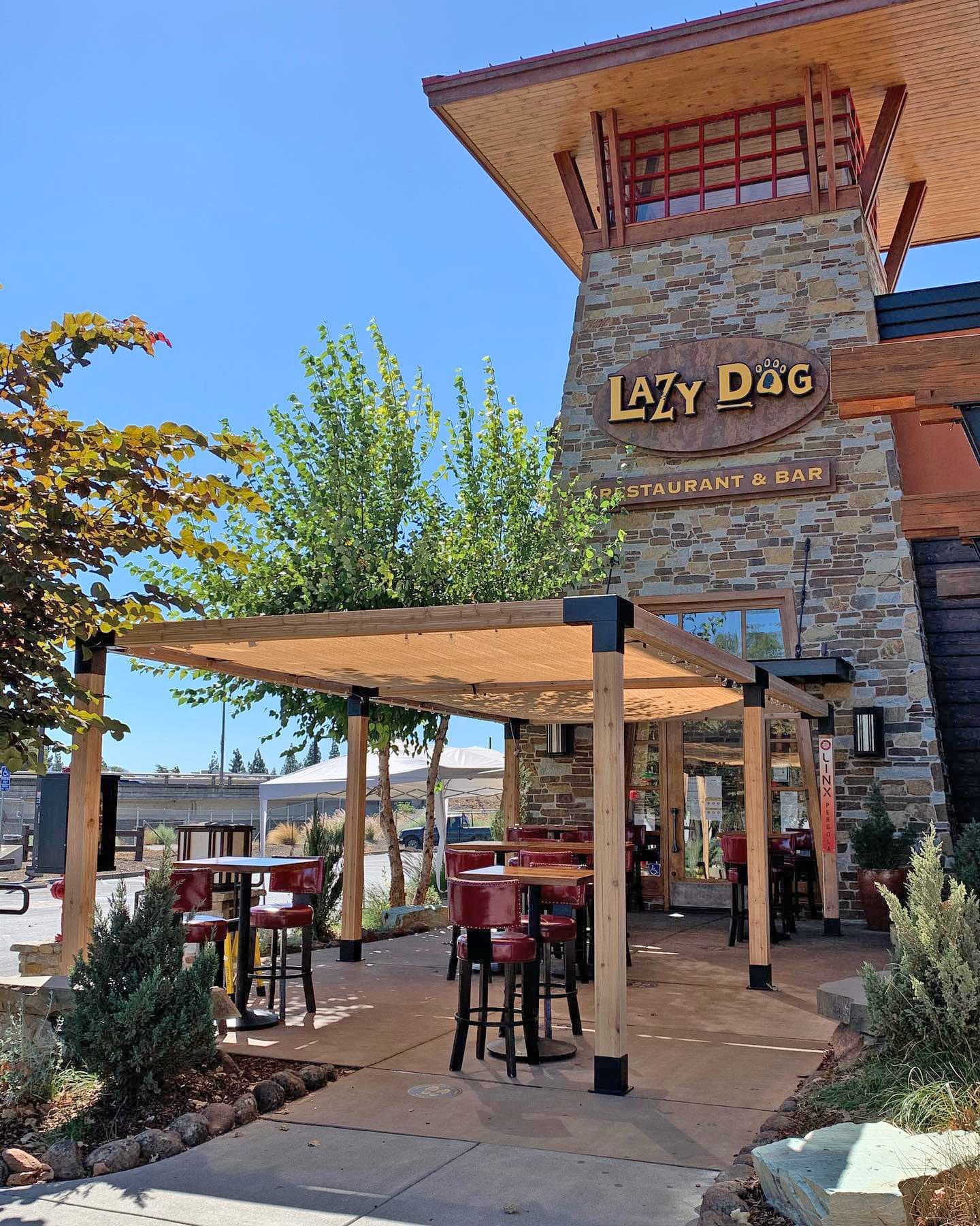 LINX Pergola at Lazy Dog Restaurant & Bar in Concord, CA