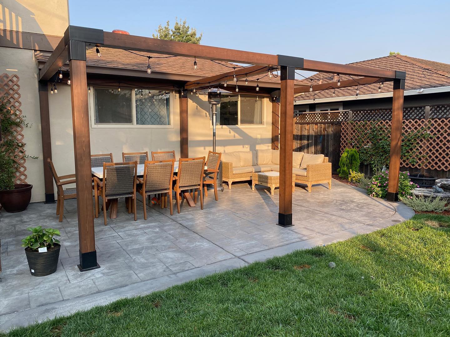 Double-bay pergola