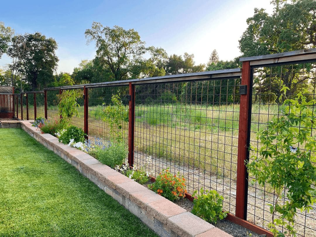 WIld Hog mesh panel fence