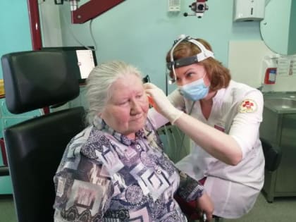 Челябинские врачи возвращают пациентам пропавший голос