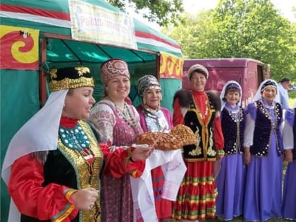 Делегация Ашинского муниципального района приняла участие в празднике Сабантуй в рамках чемпионата Республики Башкортостан по парашютному спорту
