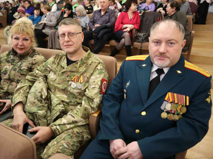 Самых активных помощников фронту собрала акция «Новогодний подарок бойцу»