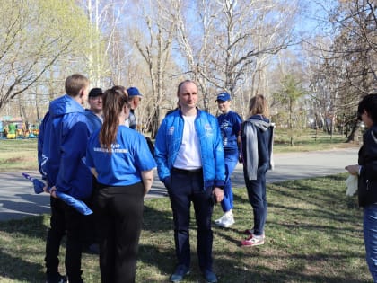 В парке «Сад Победы» провели традиционную уборку военной техники