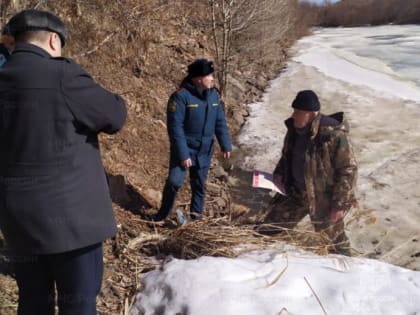 Рыбаки получили штраф за выход на тонкий лёд