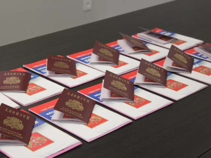 Проведено вручение паспортов жителям Калининского района