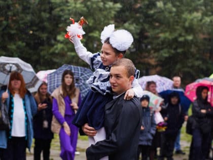 Школы Металлургического района вновь встречают учеников