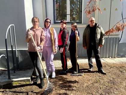 В Озёрске сотрудники полиции вышли на субботник