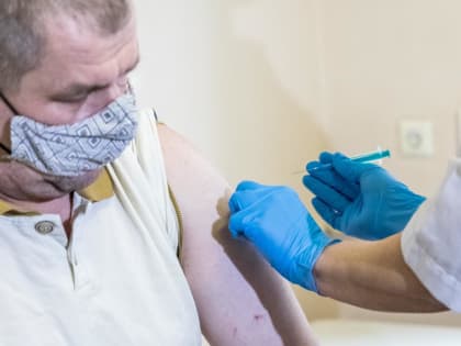 Южноуральцы перестали прививаться от ковида