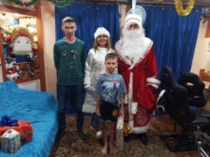 Управляющий делами администрации округа приняла участие в акции «Елка желаний»