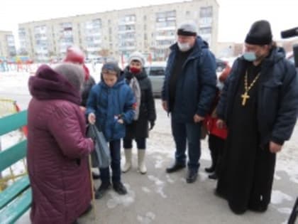 В Усть-Катаве прошла акция "Корзина добра"