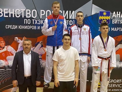 Поздравляем Максима Жилина и его тренеров с бронзовой медалью первенства России по тхэквондо!
